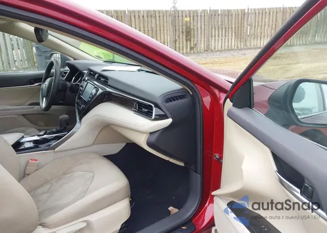 2020 Toyota Camry Le Awd z USA, uszkodzony, nr VIN 4T1L11BK5LU018565